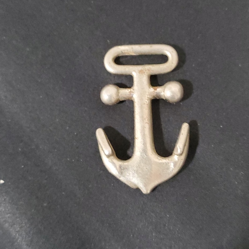 Anchor pendant